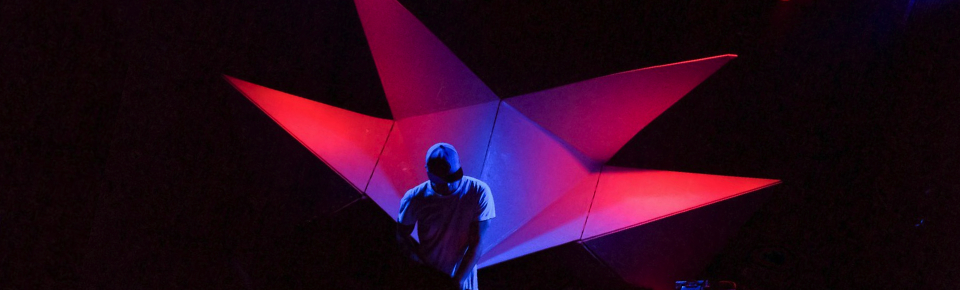 DISKJOCKEY-LIVE-PERFORMANCE-AF-CREW-EVENTS-TECHNIK-VERLEIH-VERANSTALTUNGSTECHNIK-VIDEO-SOUND-TON-LICHT-PARTY-MUSIK-TONTECHNIK-VIDEOTECHNIK-LASERSHOW-VERANSTALTUNG-FEIER